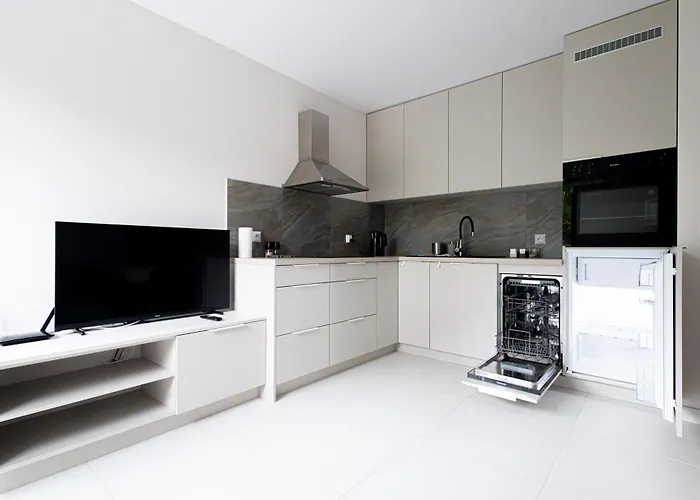 Brzeska 22 * وودج